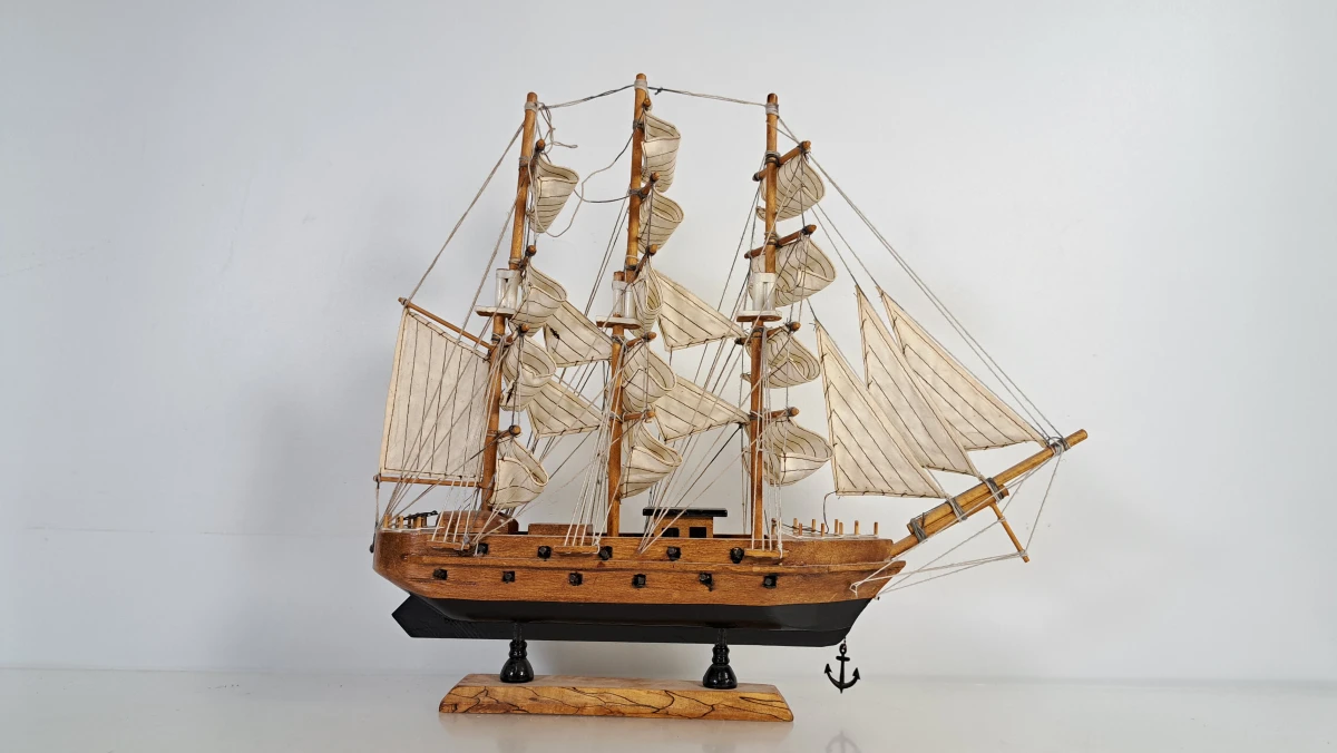 Set van 2 houten modelzeilschepen met zeilen - foto 8