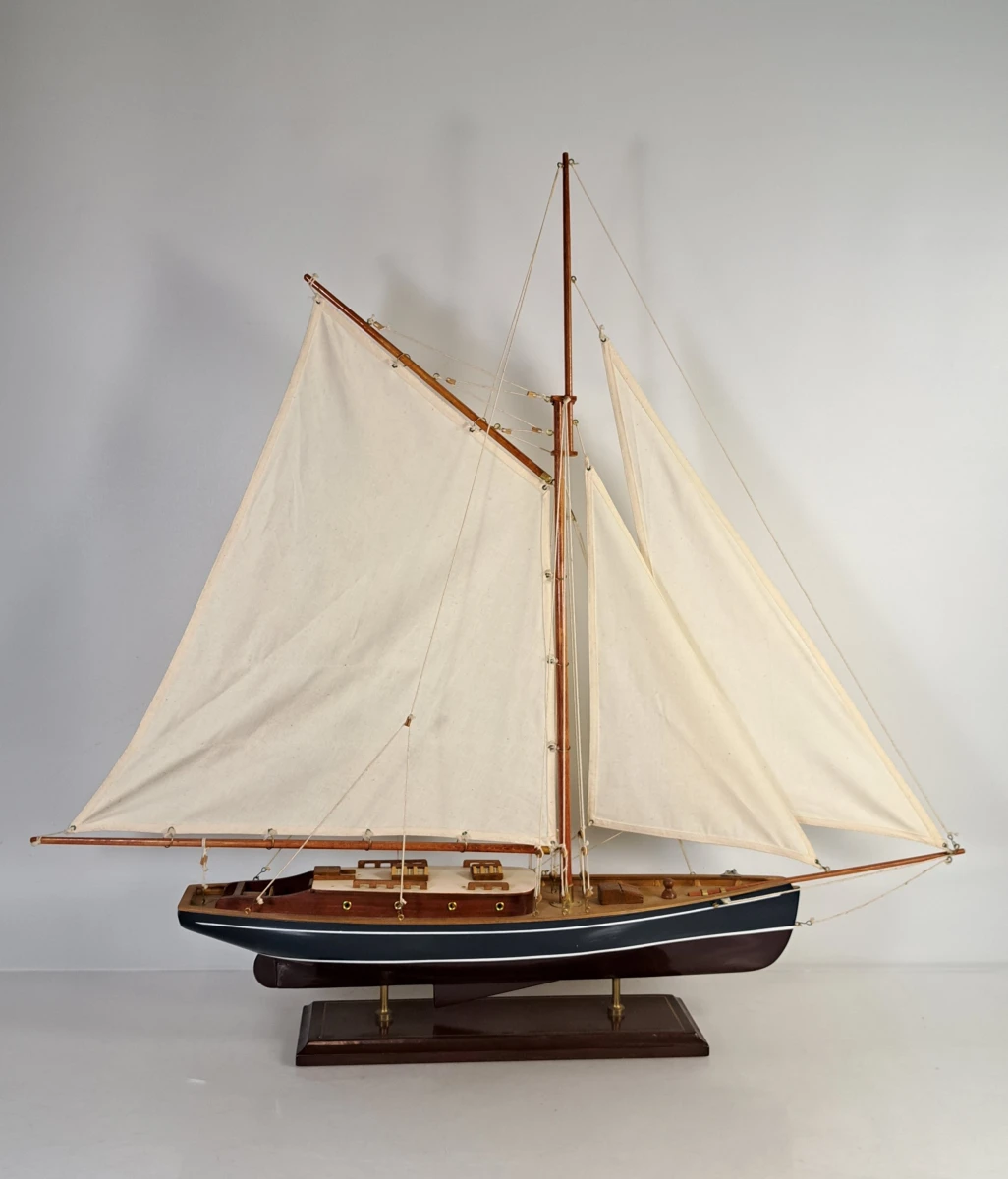 Set van 2 houten modelzeilschepen met zeilen - foto 9