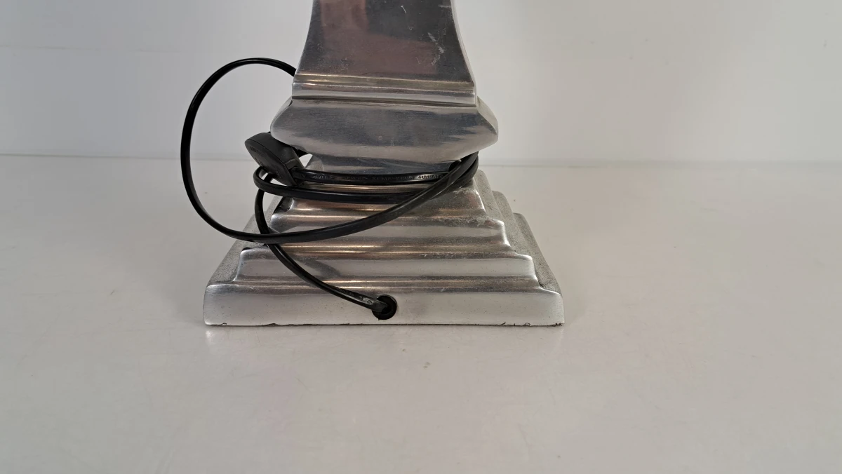 Tafellamp met metalen (aluminium) voet en bruine kap - foto 10