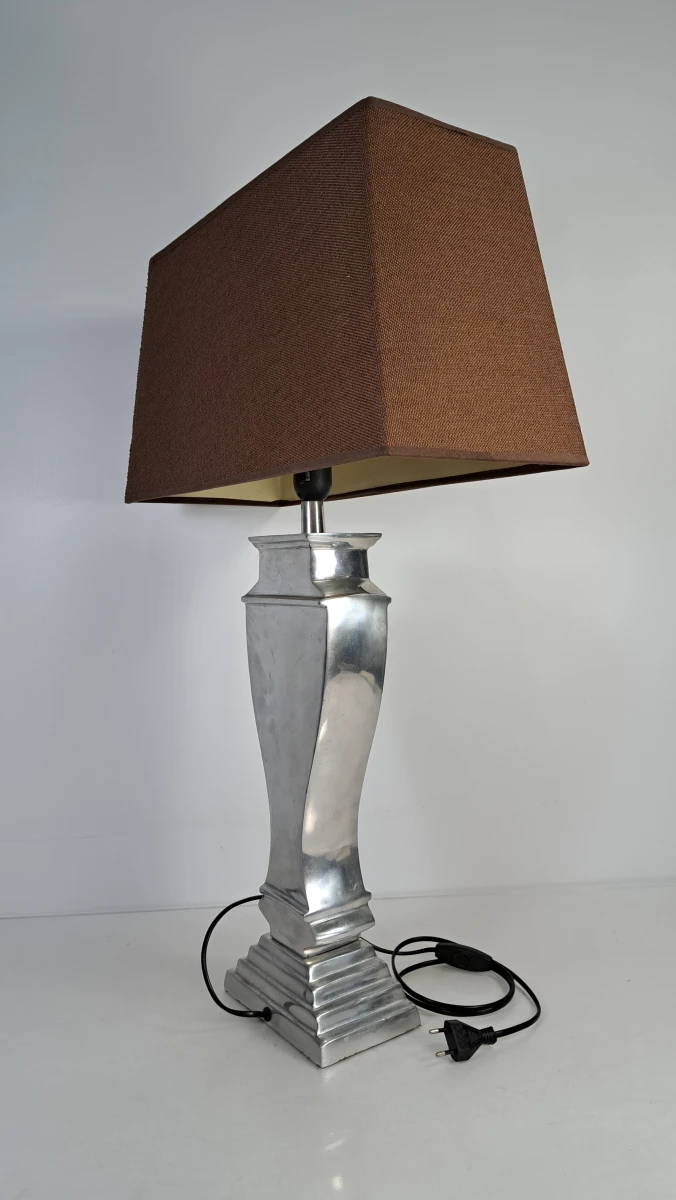 Tafellamp met metalen (aluminium) voet en bruine kap - foto 5