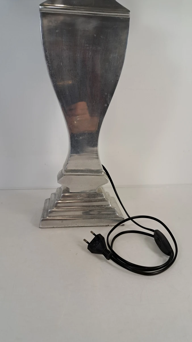 Tafellamp met metalen (aluminium) voet en bruine kap - foto 3
