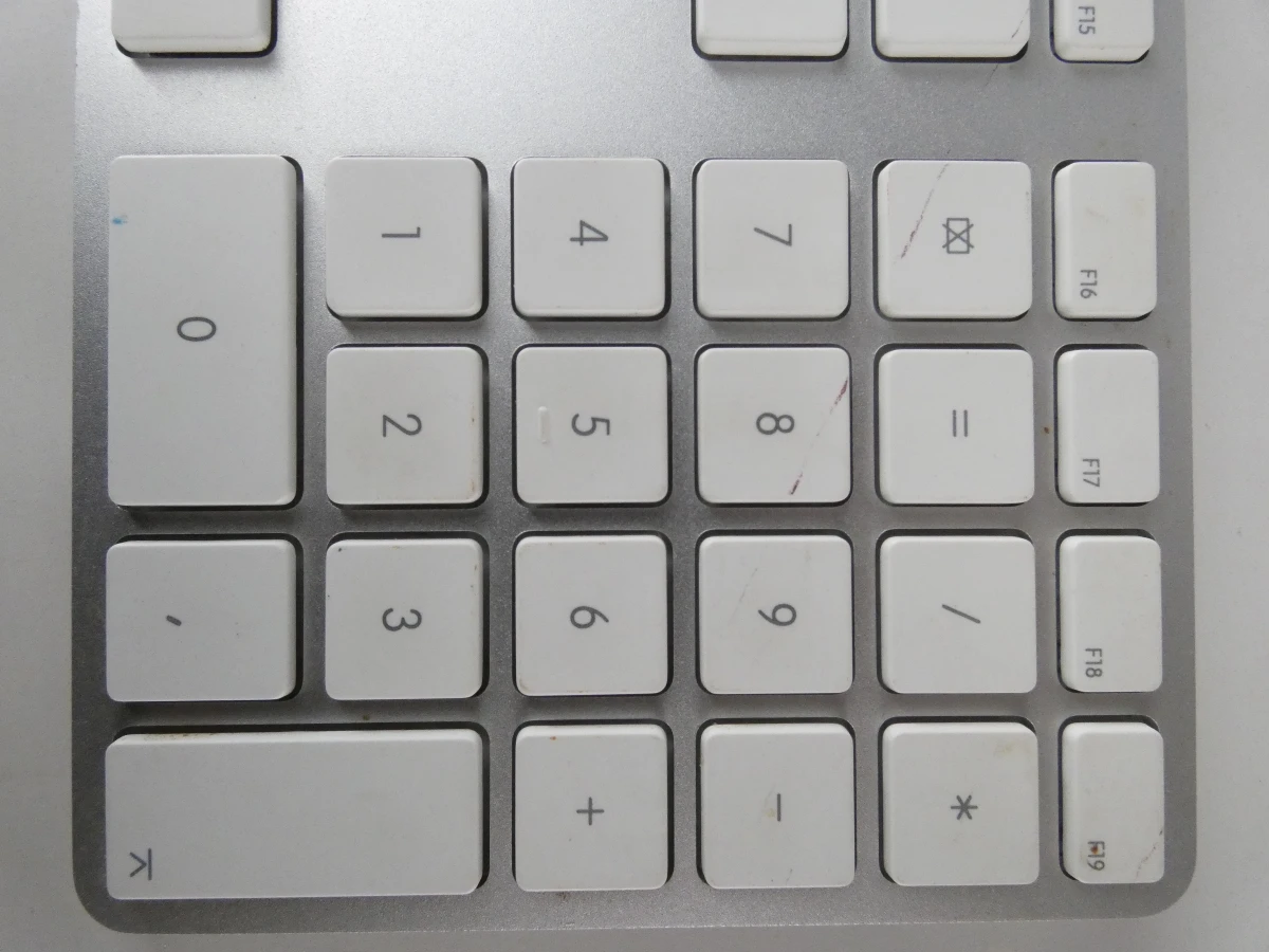 Apple iMac 21.5-inch(A1311) met toetsenbord, muis en Lightning USB-kabel - foto 7