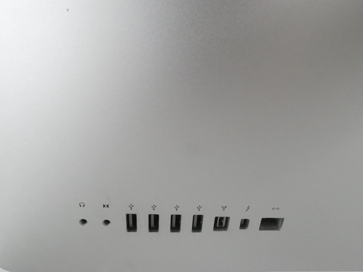 Apple iMac 21.5-inch(A1311) met toetsenbord, muis en Lightning USB-kabel - foto 15