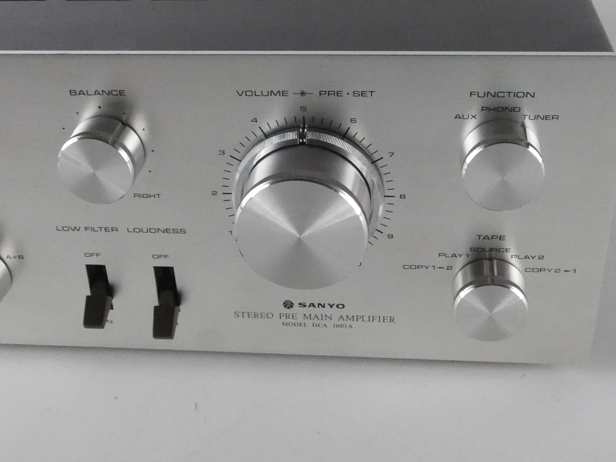 Sanyo stereo voorversterker DCA 1001A - foto 2