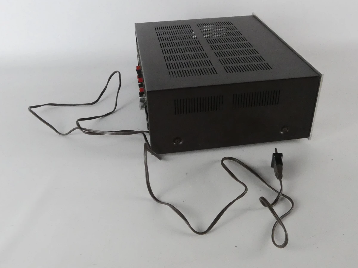 Sanyo stereo voorversterker DCA 1001A - foto 7