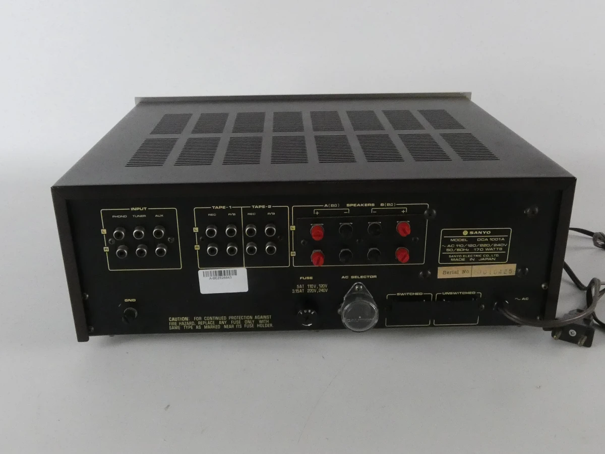 Sanyo stereo voorversterker DCA 1001A - foto 8