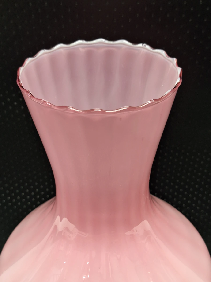 Italiaanse mond geblazen roze opaline vaas op voet uit de regio Empoli - Mid-Century Modern - foto 6