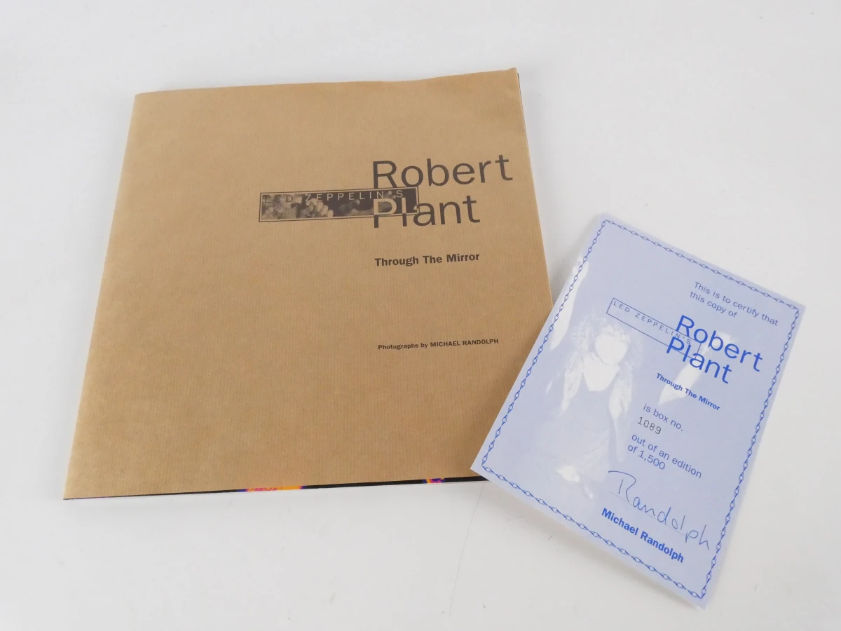Boek Robert Plant Through The Mirror met foto's en tekst - foto 2