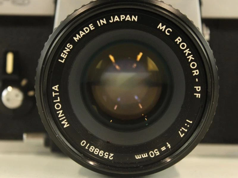 Minolta XE-5 Spiegelreflexcamera met MC Rokkor-PF 50mm f/1.7 Lens