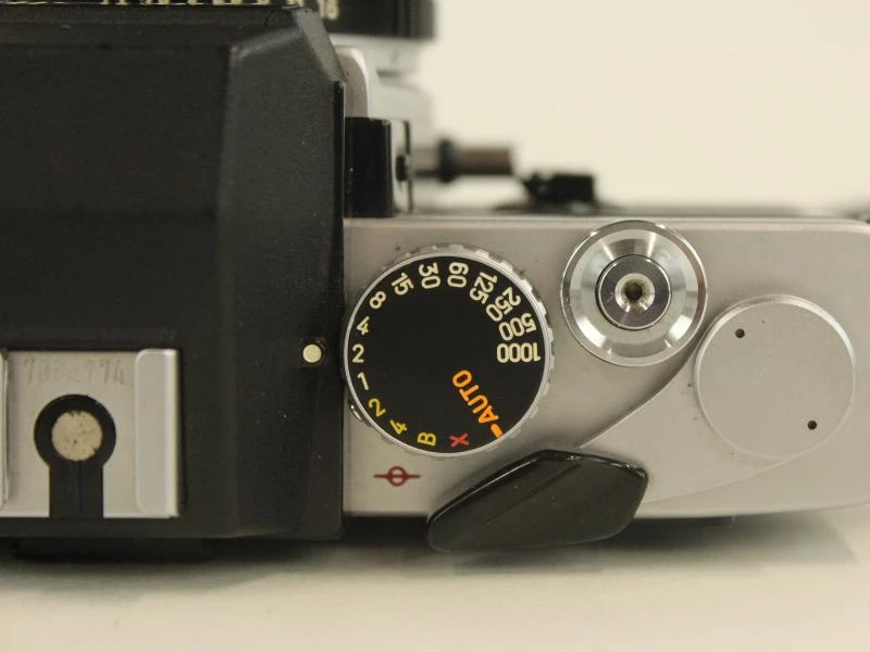 Minolta XE-5 Spiegelreflexcamera met MC Rokkor-PF 50mm f/1.7 Lens