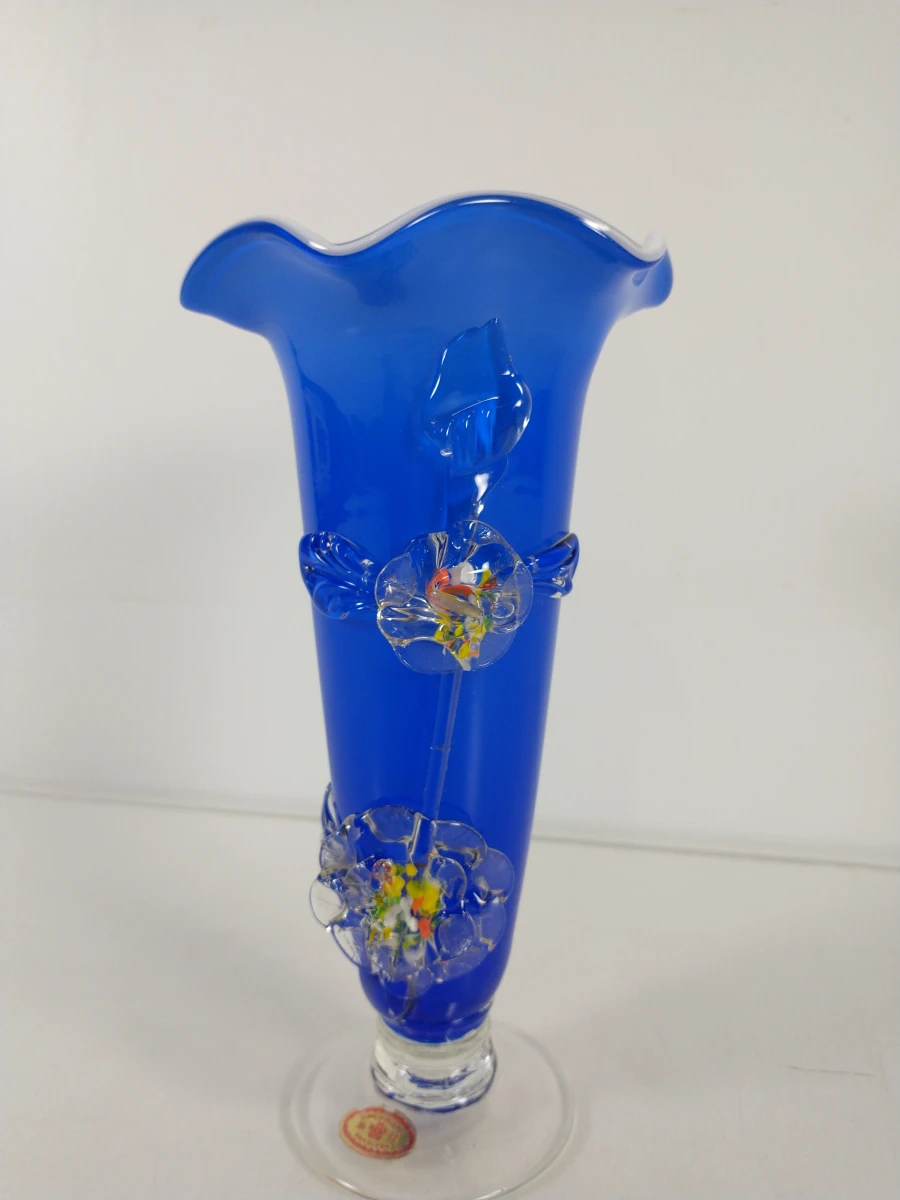 Blauwe glazen vaas met bloemdecoratie - foto 5