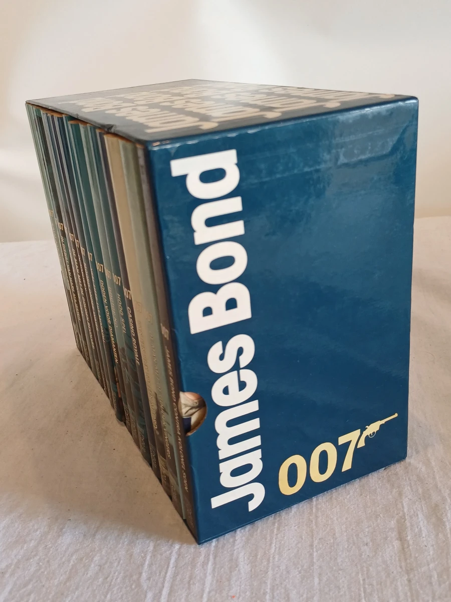 Collectie James Bond boeken in doos - foto 3
