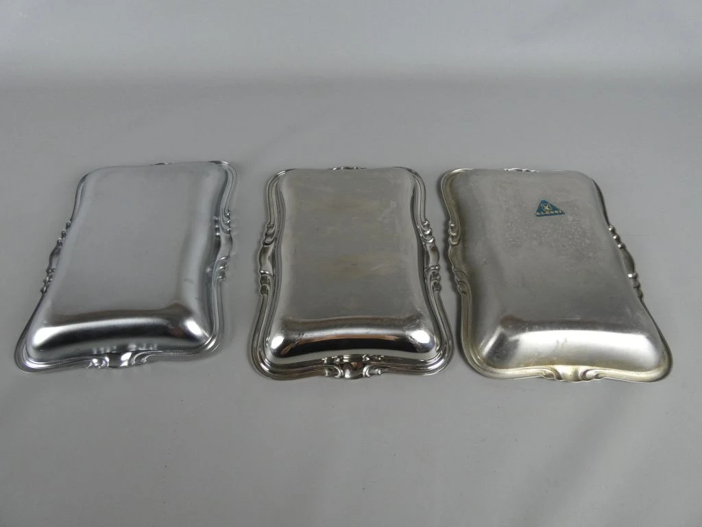 Set van 3 metalen serveerschalen met decoratieve rand - foto 2
