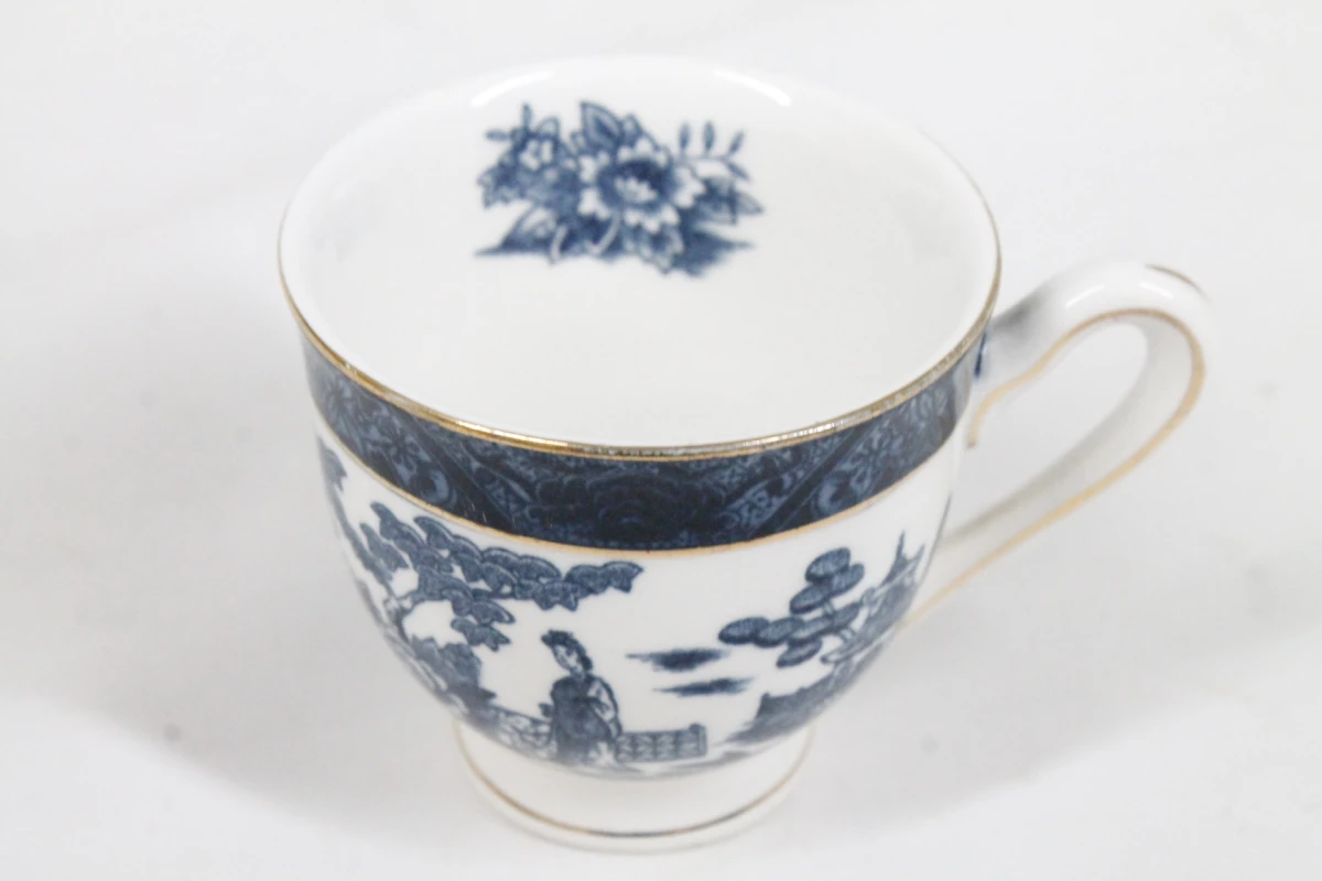 Vintage set van 4 porseleinen kopjes met schotels - foto 10