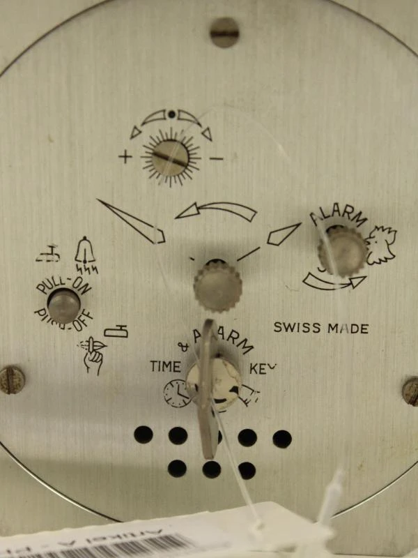 Vintage Swiza 8 wekker klok in aluminium behuizing