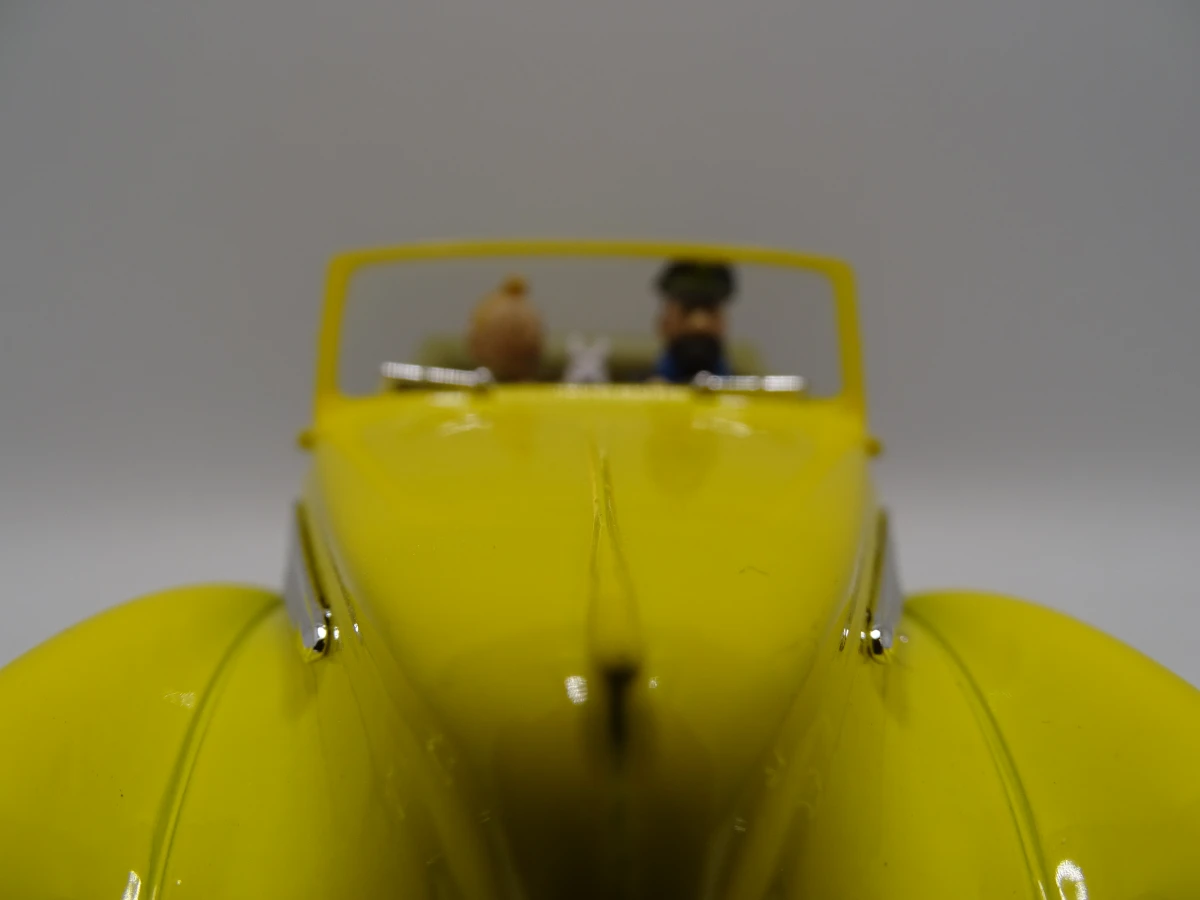 Set van 2 Tintin modelauto's in vitrinekast - foto 13