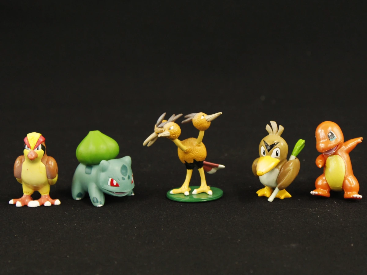 Grote Pokémon-verzameling – knuffels, figuren, boeken, Pokémon TCG-blik, pennenzak - foto 6