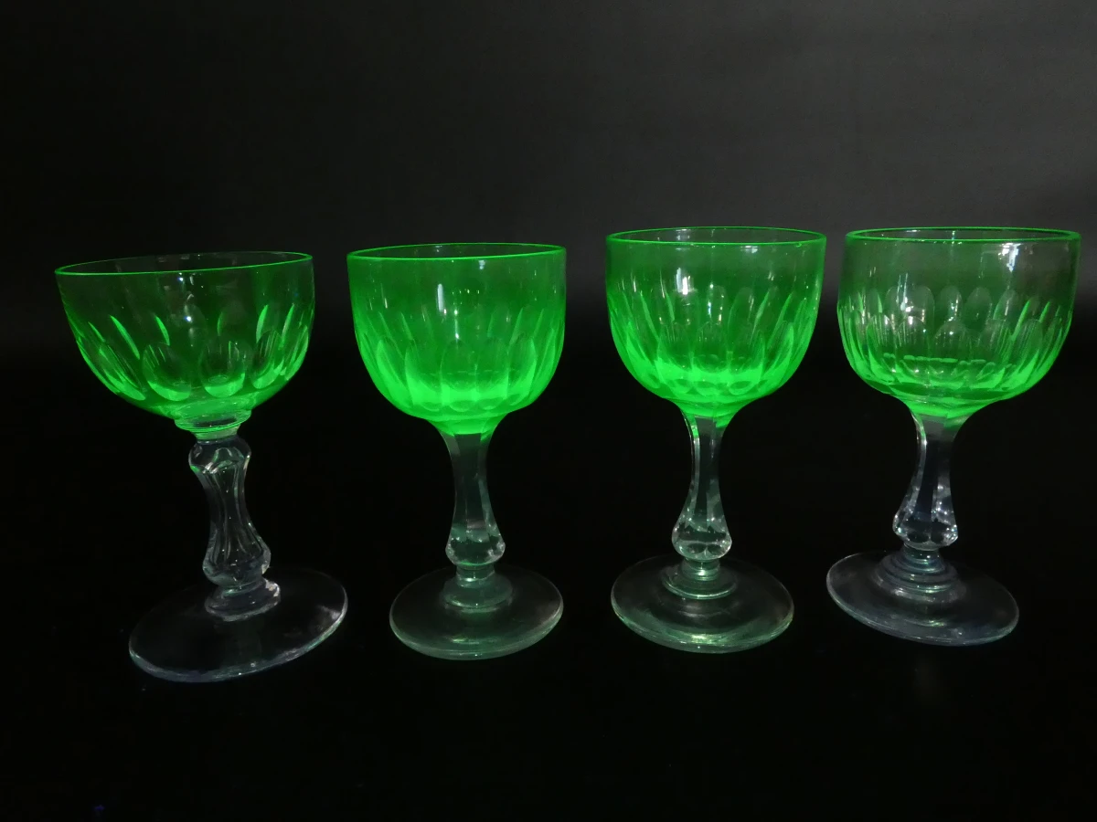 Vintage uranium glaasjes - foto 2