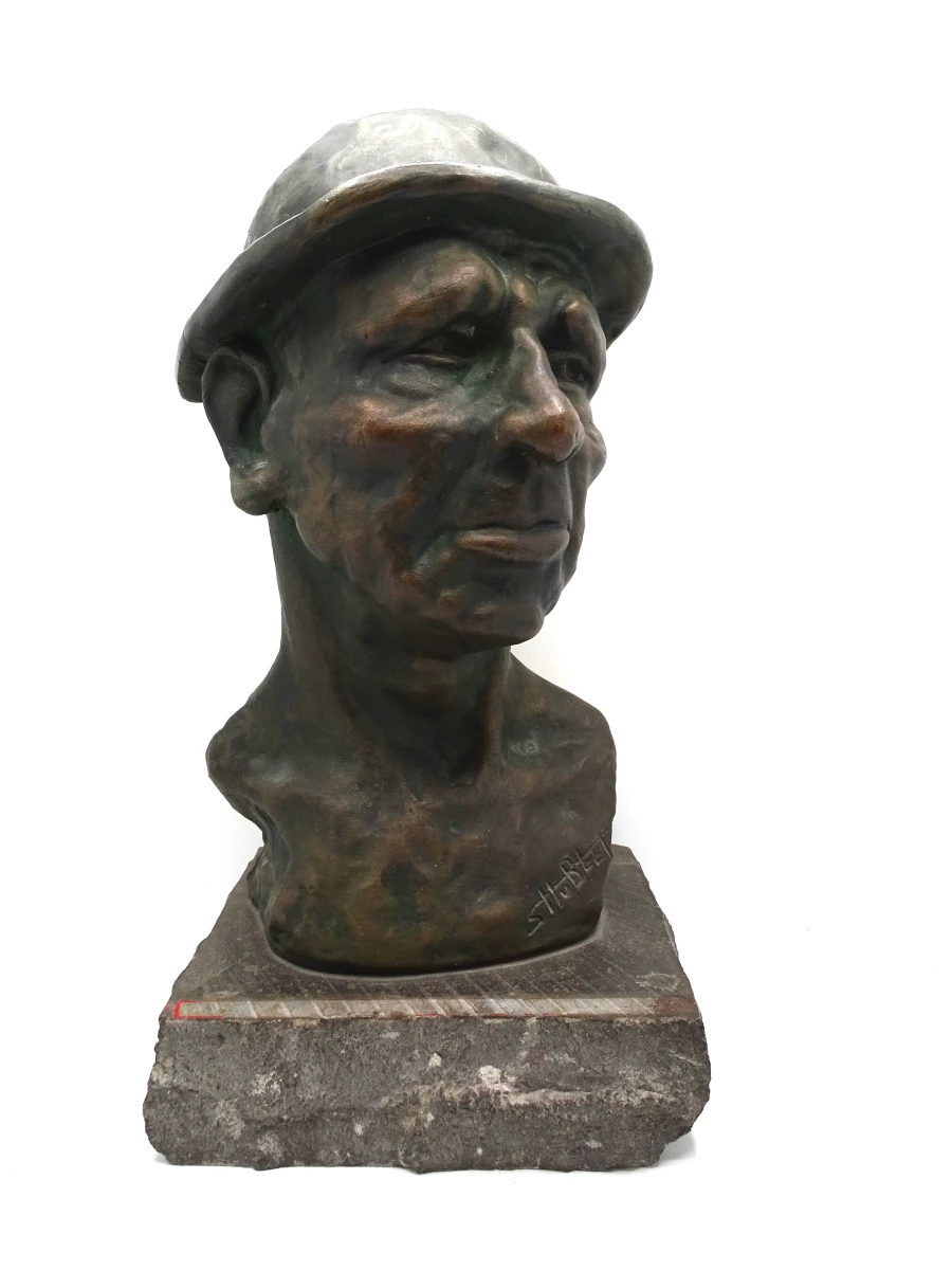 terra-cotta buste van S. Hublet – kavel bij De Kringwinkel, Oostende