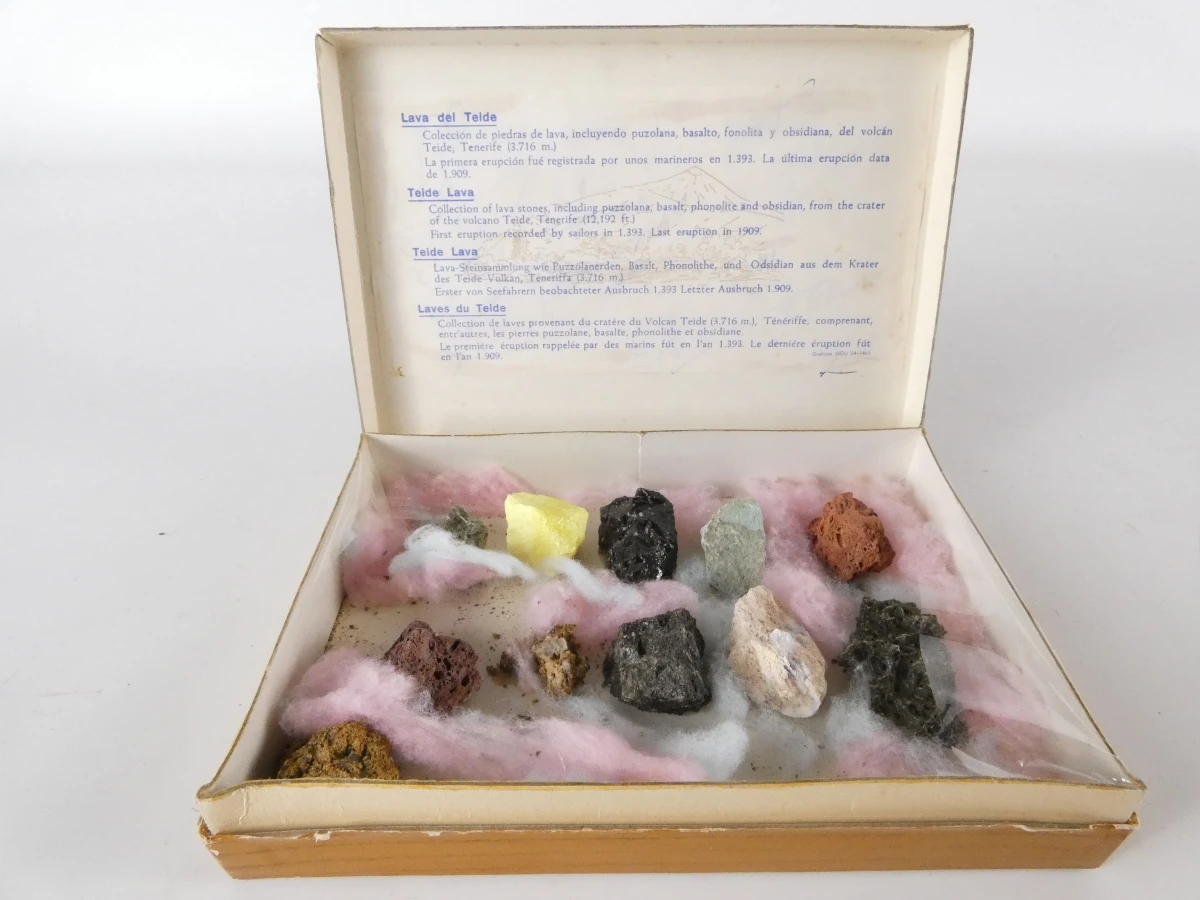 Mineralen- en edelstenenverzameling in diverse dozen - foto 3