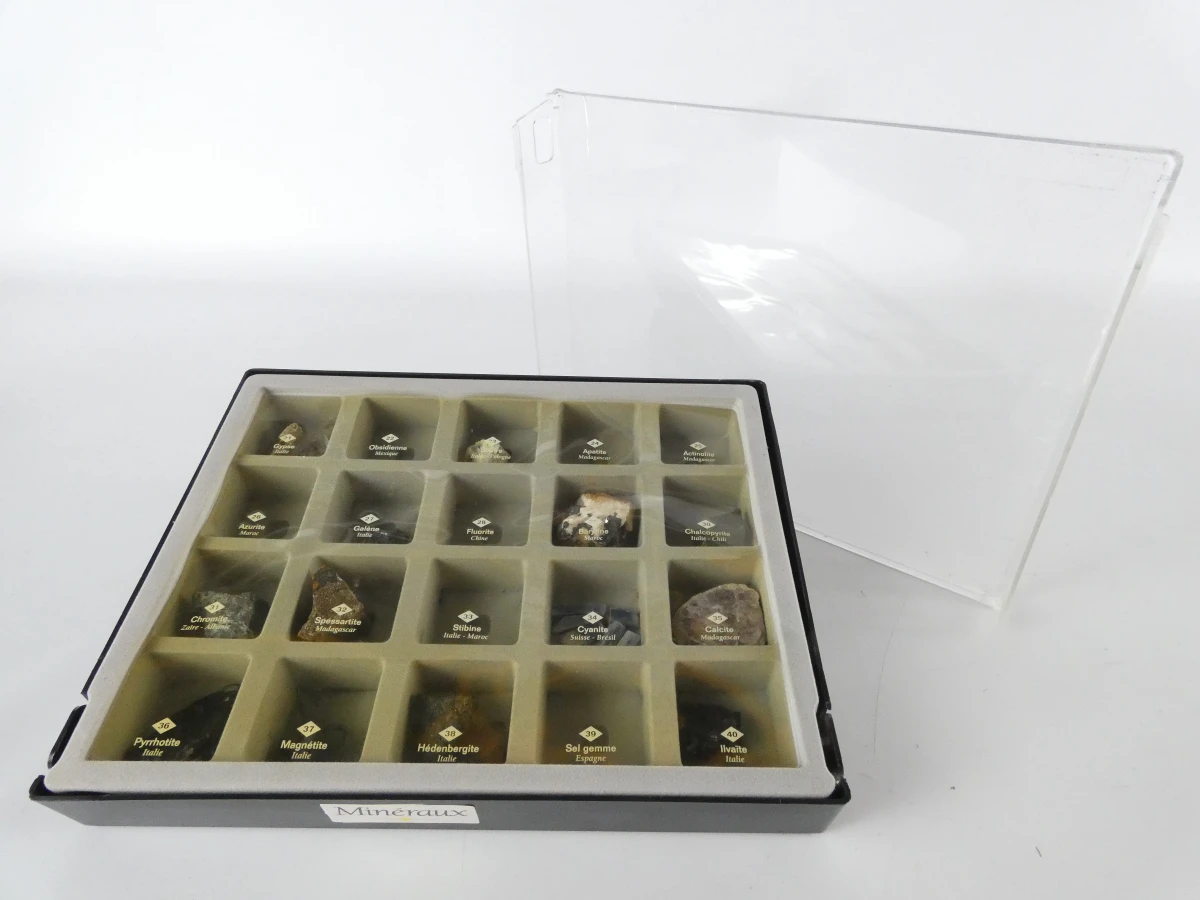 Mineralen- en edelstenenverzameling in diverse dozen - foto 6