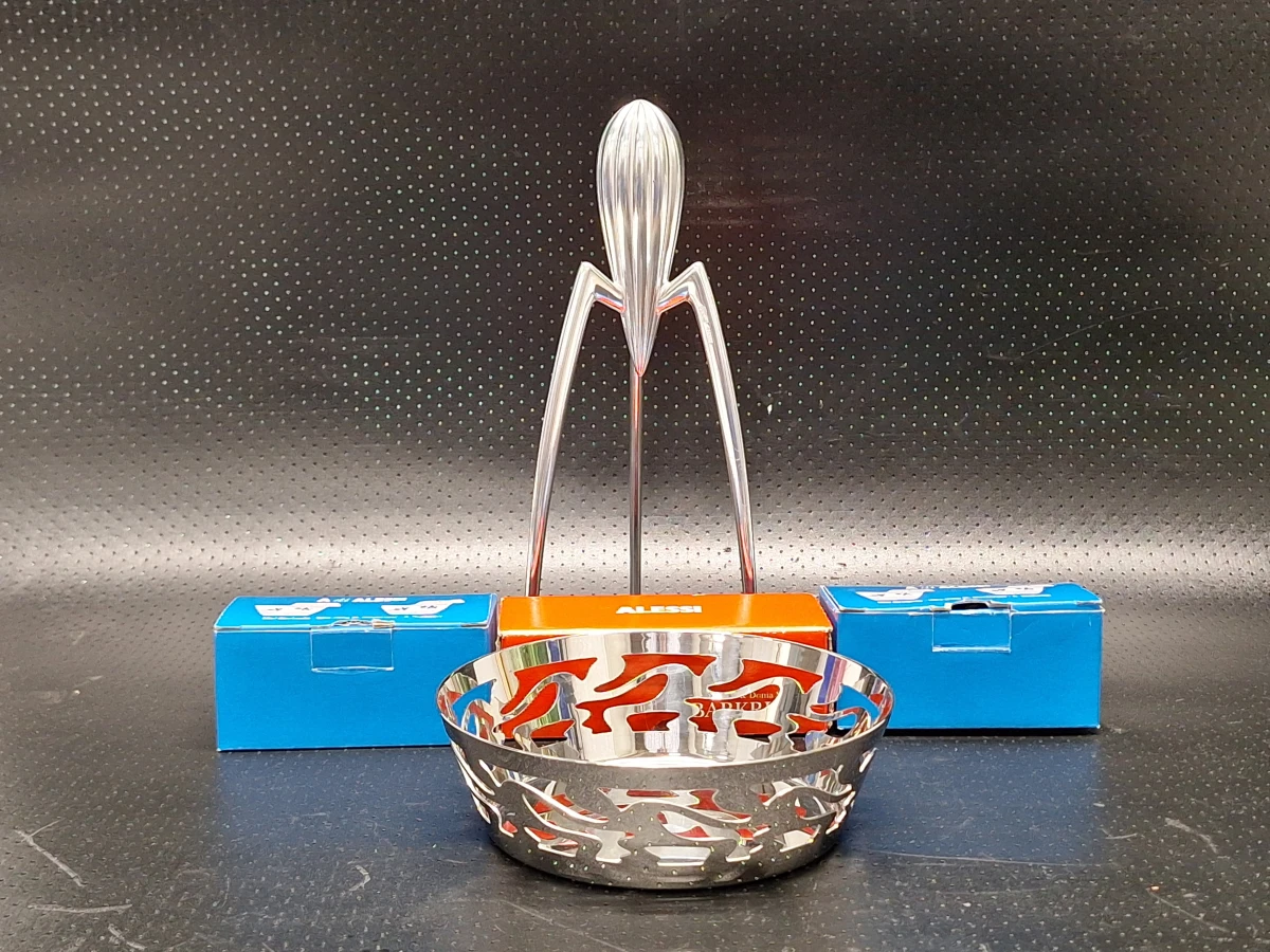Alessi designcollectie - Juicy Salif, schaal en design servetringen - foto 2