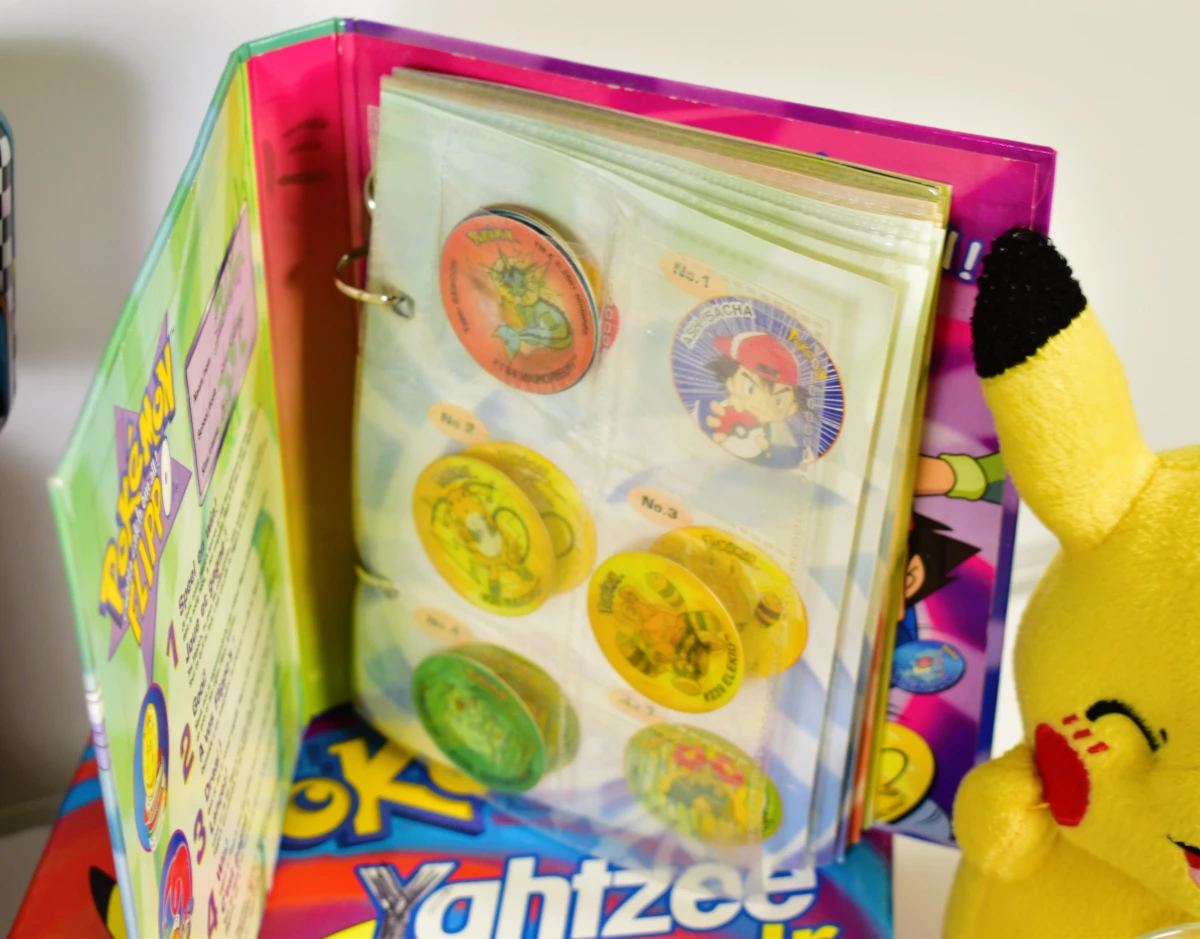 Grote gemengde Pokémon-verzameling met spellen, knuffels en verzamelitems - foto 3