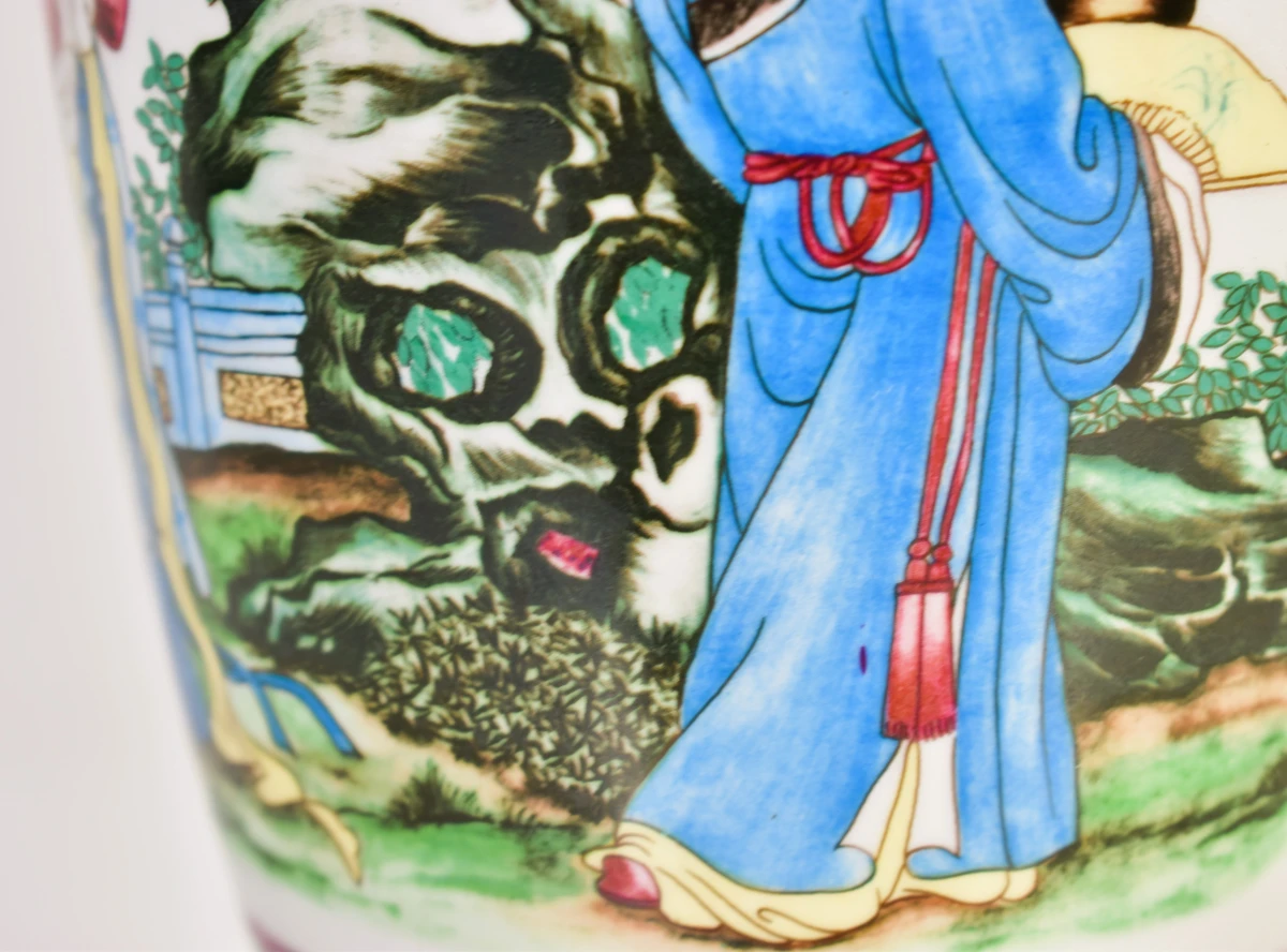 Chinese porseleinen vaas met figuren en vermoedelijk een Qianlong-merk - foto 6