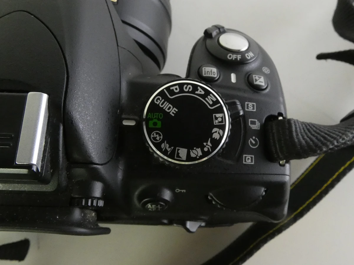Nikon D3100 spiegelreflexcamera met accessoires en tas - foto 5