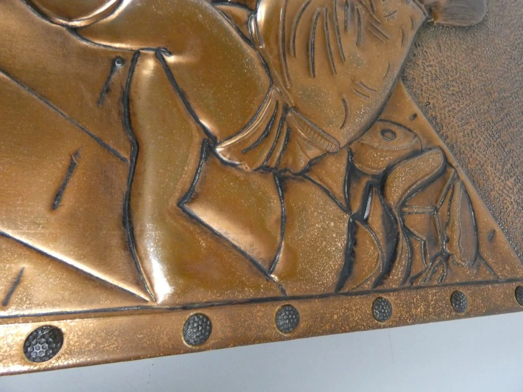 Koperen reliëf wanddecoratie met kind en badkuip - foto 9