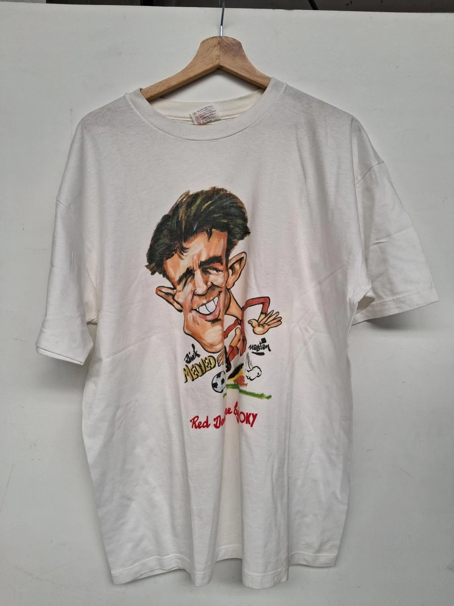 Vintage T-shirt met karikatuur van Dirk Medved door Nesten