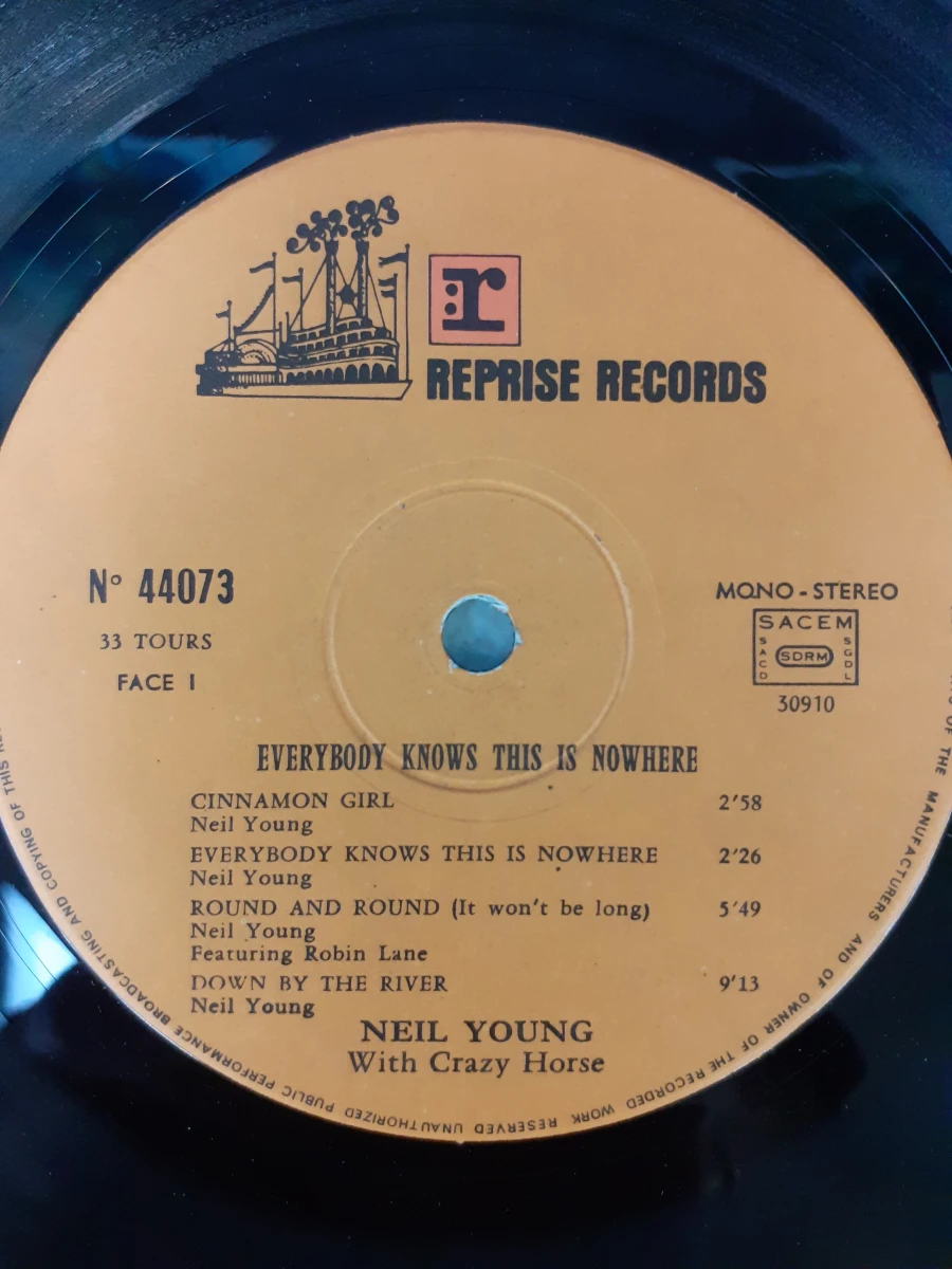 Vinyl: Neil Young with Crazy Horse - Everybody knows this is nowhere - foto 4