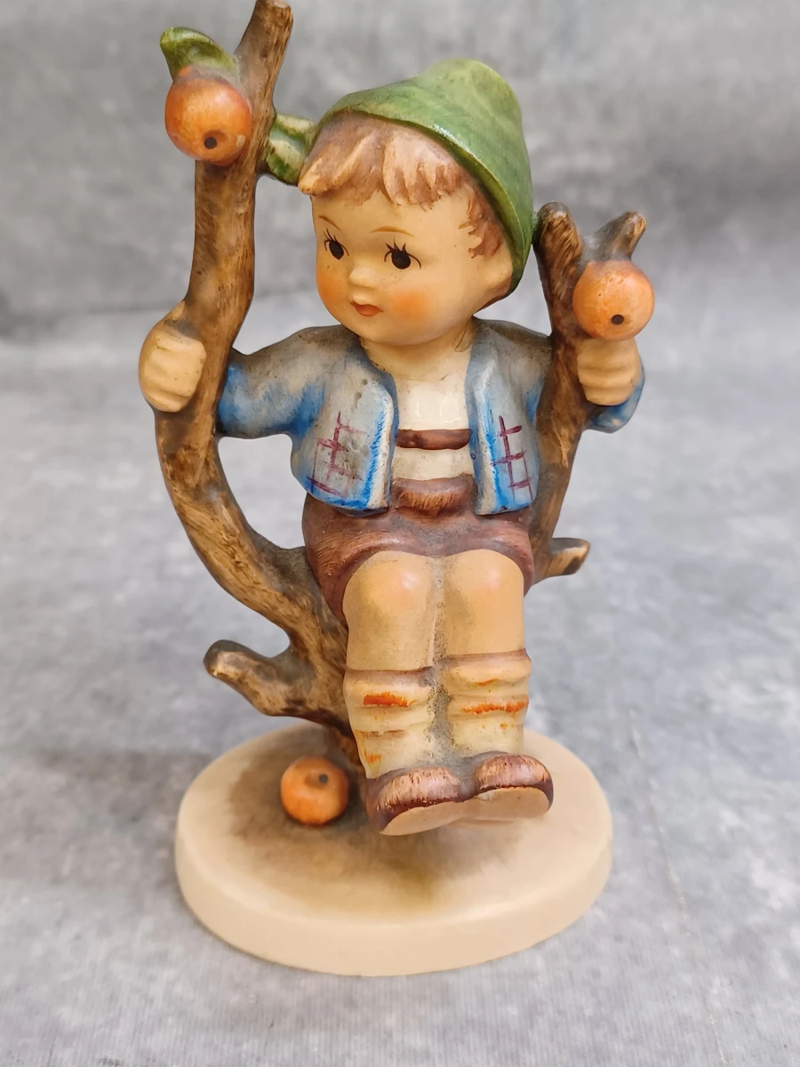 Originele Goebel Hummel set: Jaarbord 1976 en passend beeldje "Apple Tree Boy" - foto 8
