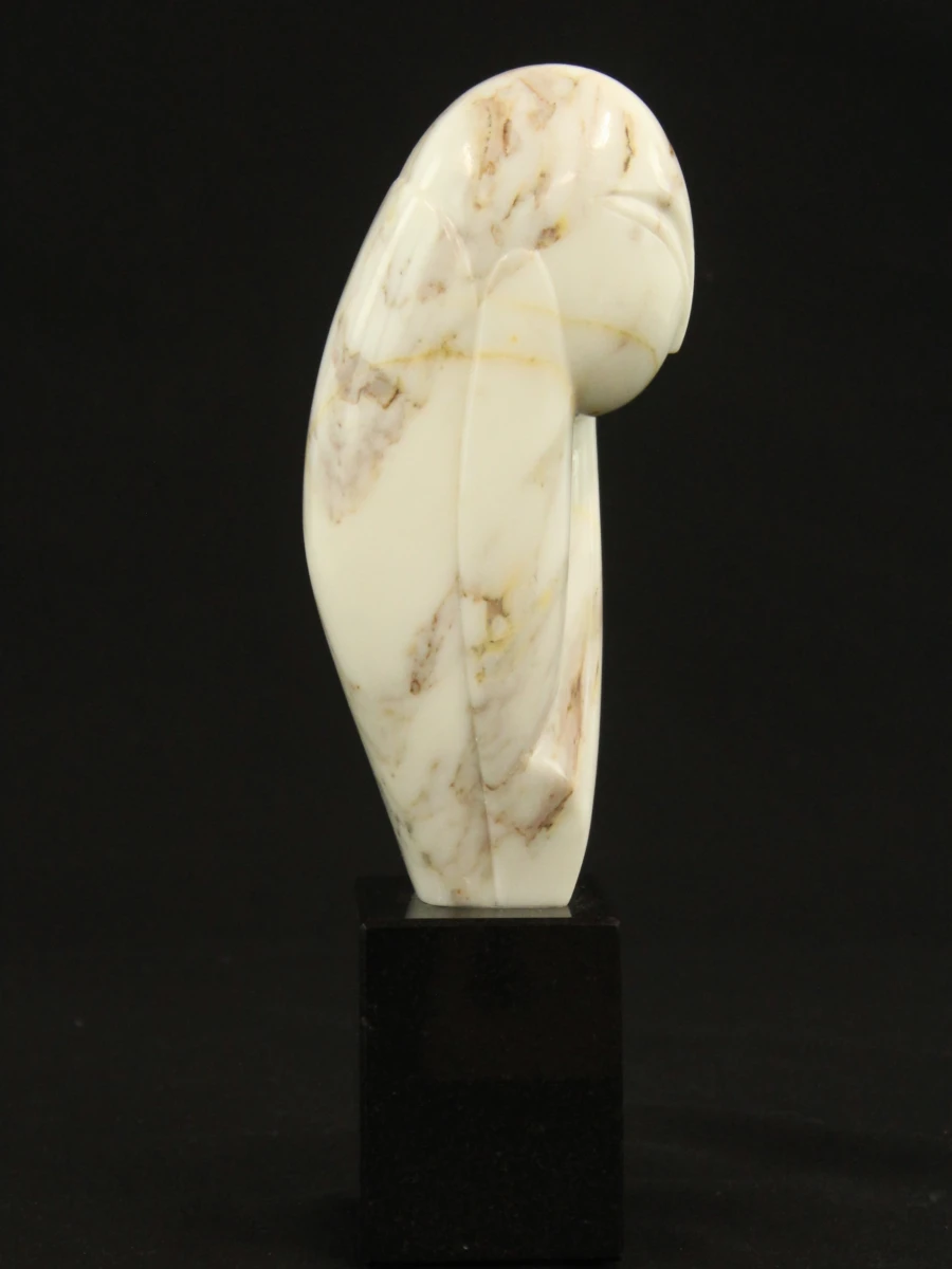 Abstract marmeren sculptuur op granieten sokkel ‘EVdB’ - foto 5
