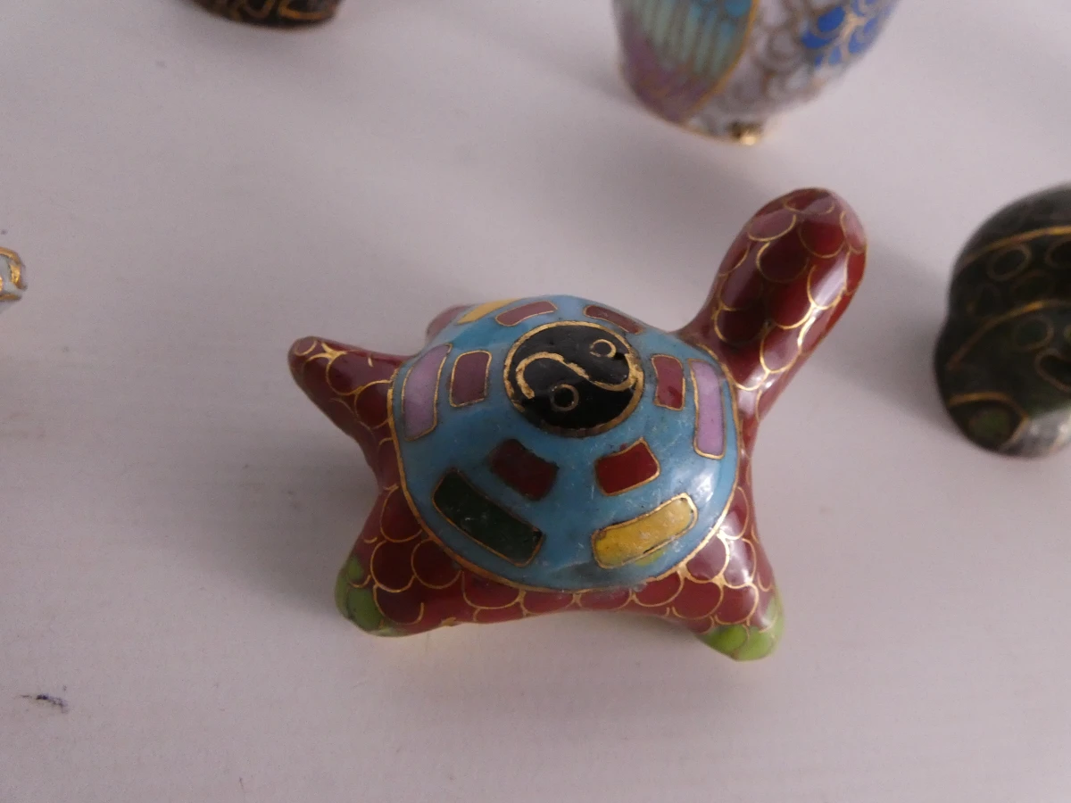 Set van 10 Cloisonné miniatuur vazen en beeldjes - foto 4