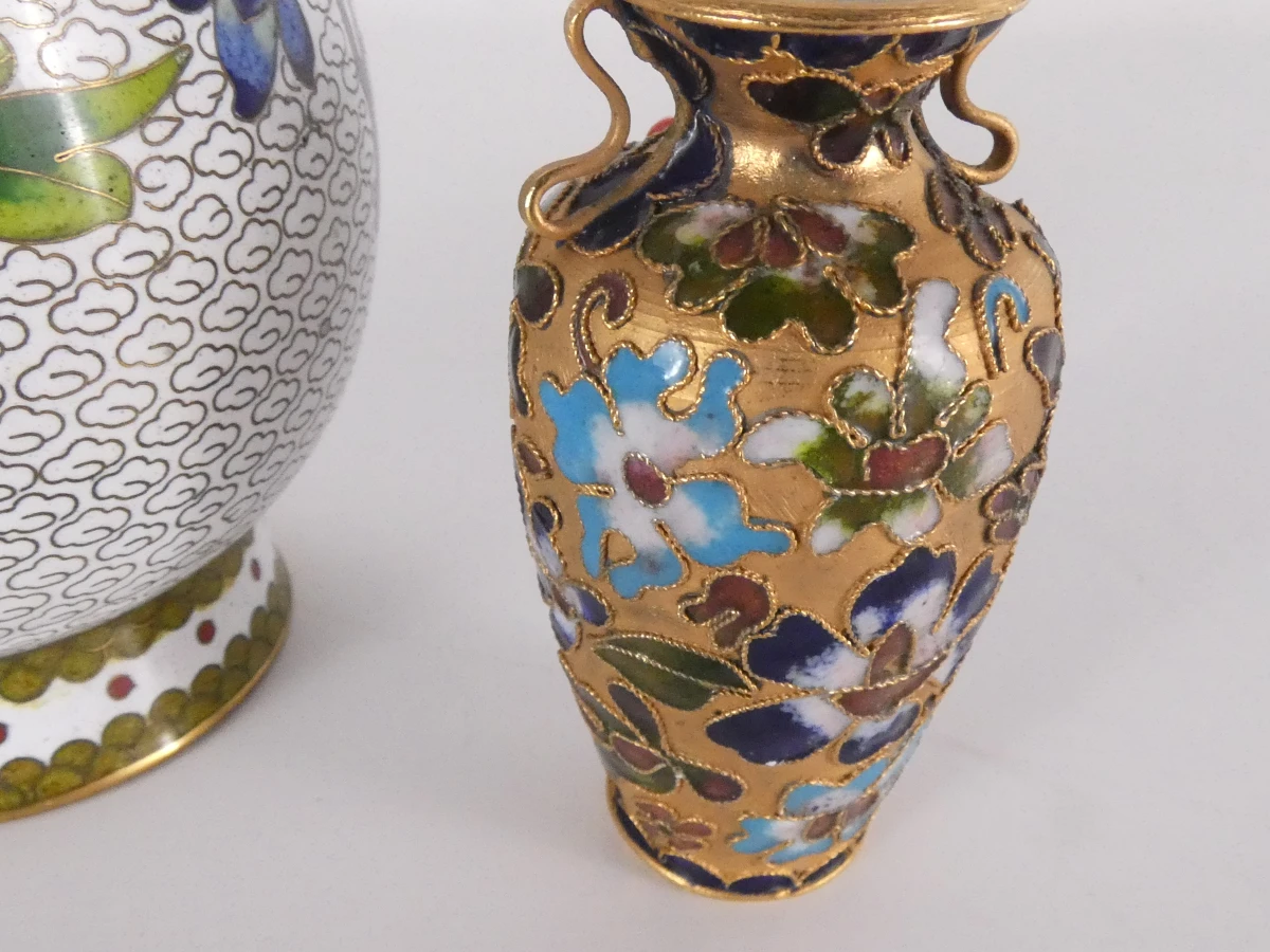 Set van 10 Cloisonné miniatuur vazen en beeldjes - foto 10