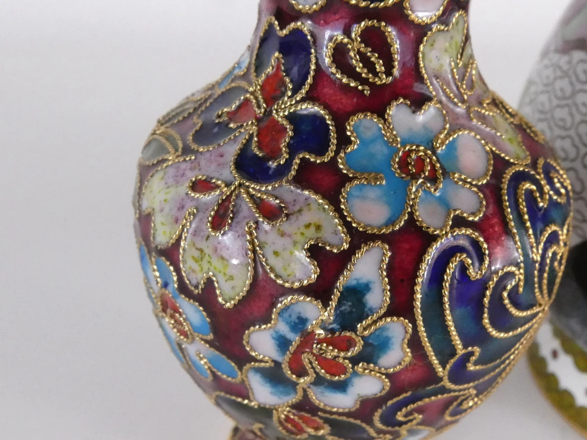 Set van 10 Cloisonné miniatuur vazen en beeldjes - foto 11