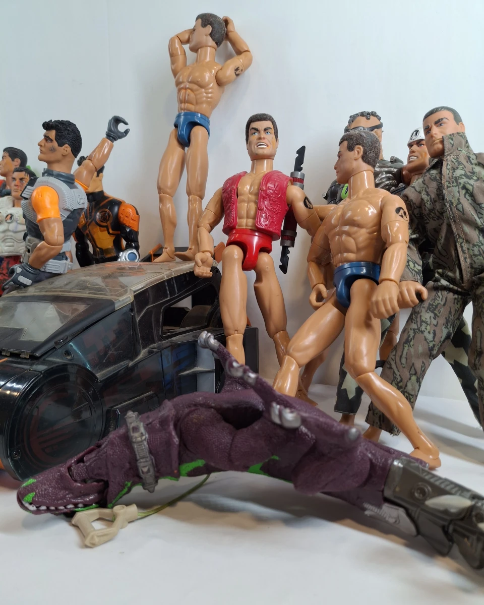 Set van 12 Actionman actiefiguren met voertuig en dinosaurusfiguur - foto 3
