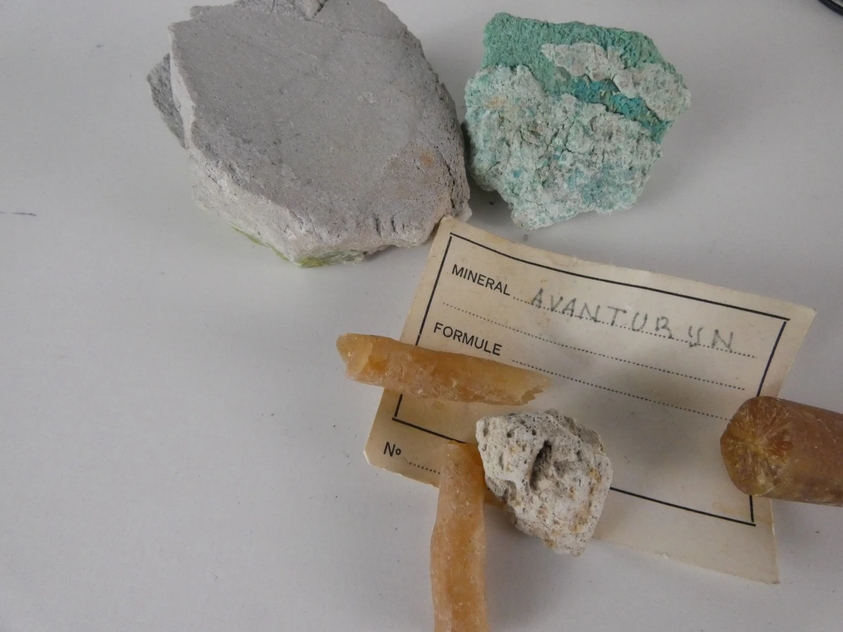 Verzameling mineralen, fossielen en edelstenen - foto 6