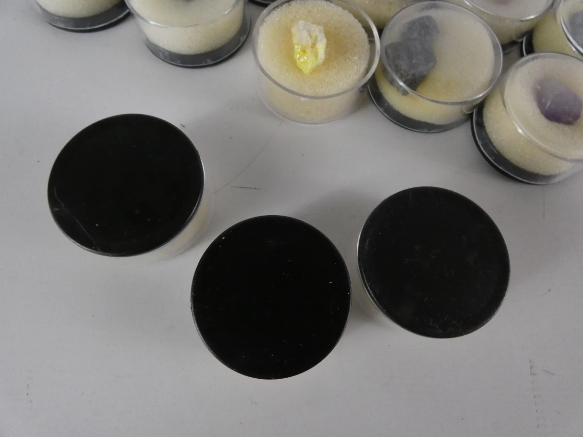 Verzameling mineralen, fossielen en edelstenen - foto 10