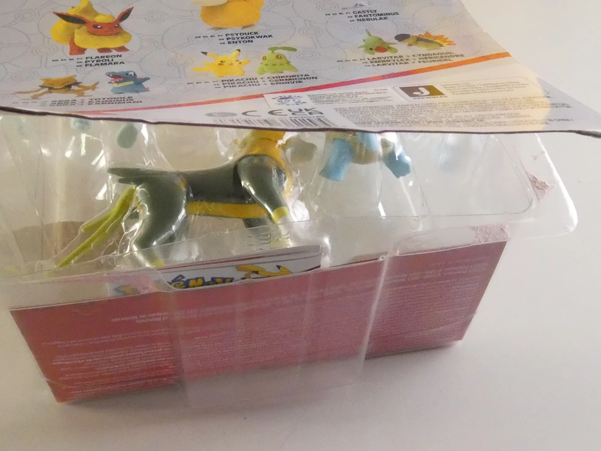 Pokémon verzamelset met figuren, posters en accessoires - foto 10