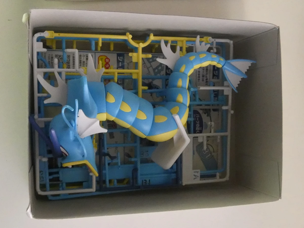 Pokémon verzamelset met figuren, posters en accessoires - foto 13