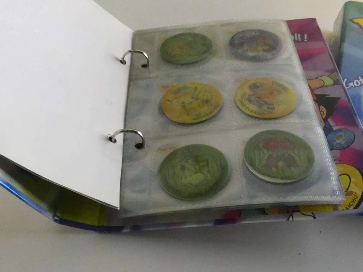 Pokémon verzamelset met figuren, posters en accessoires - foto 27