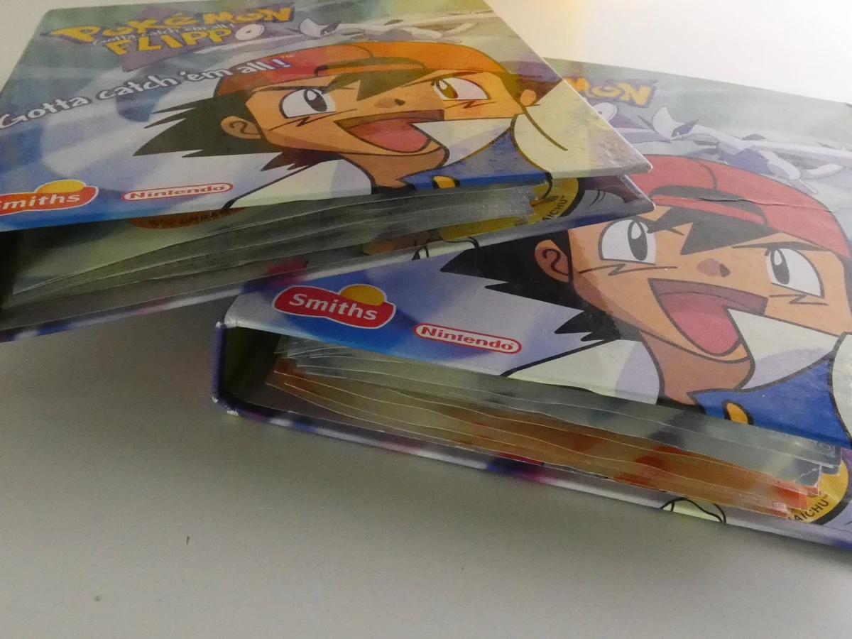Pokémon verzamelset met figuren, posters en accessoires - foto 28