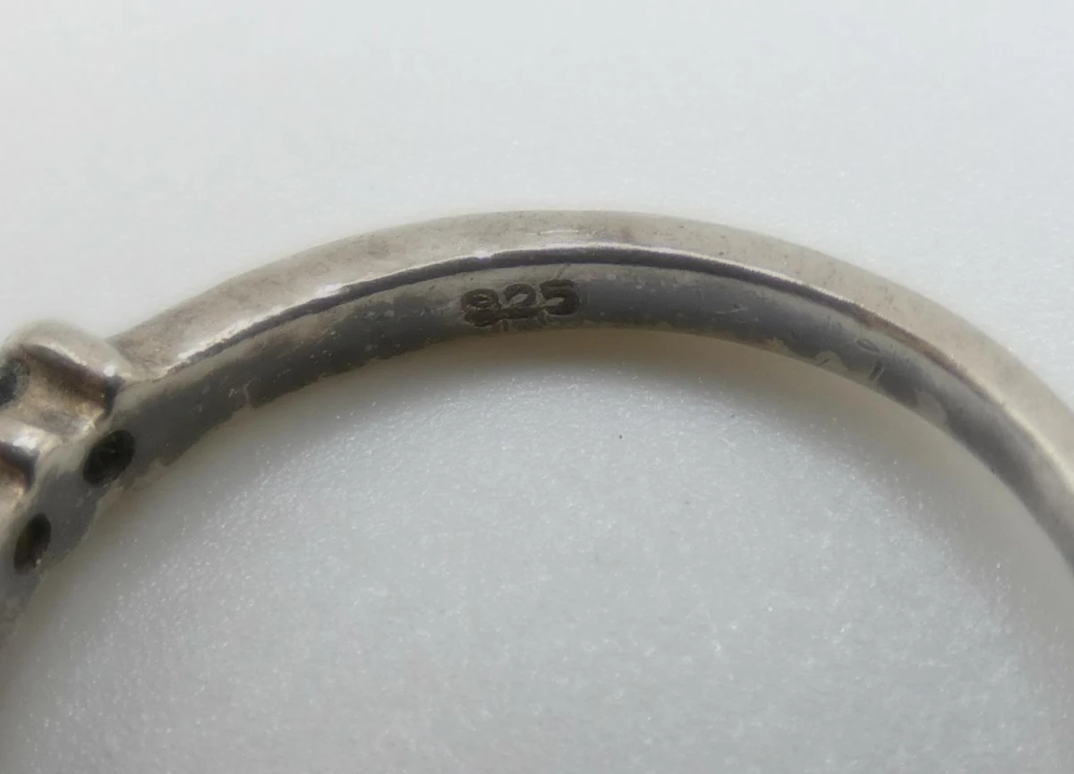 Zilveren ring met zwarte steentjes maat 56 - foto 4