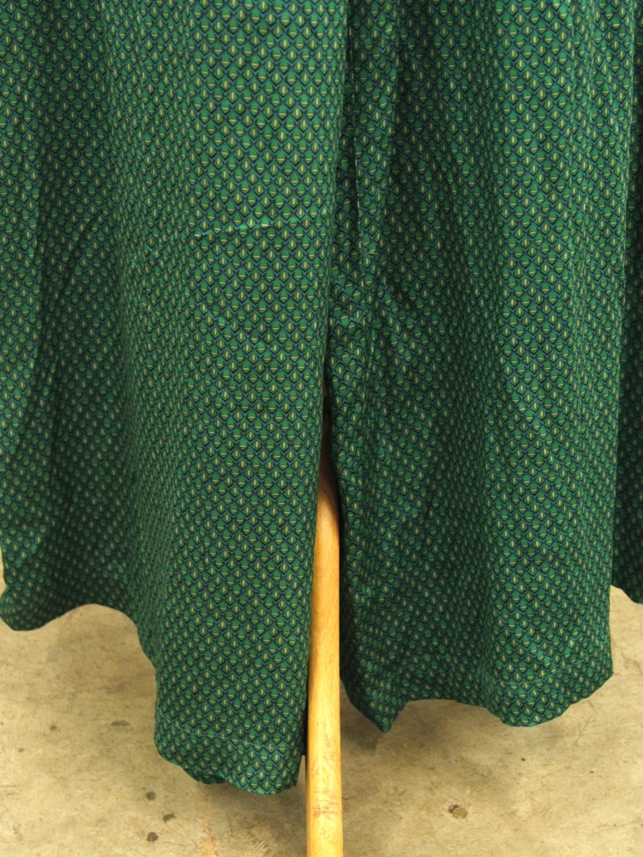RAE Antwerp elegante wijde damesbroek in soepelvallende stof in peacockkleur met paisley patroon - foto 5