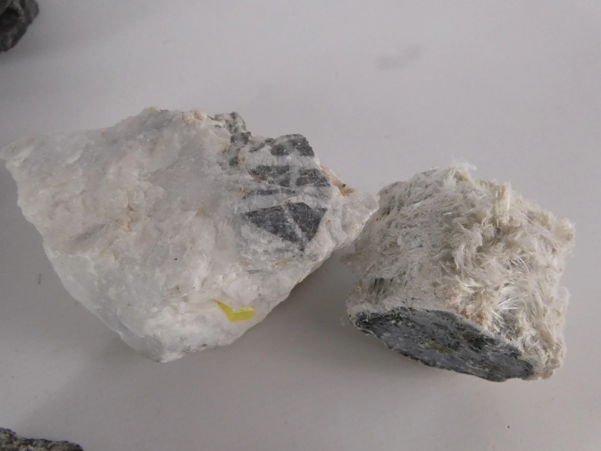 Verzameling diverse mineralen en gesteenten - foto 9