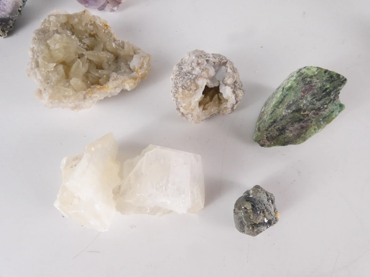 Set diverse mineralen en kristallen - foto 4