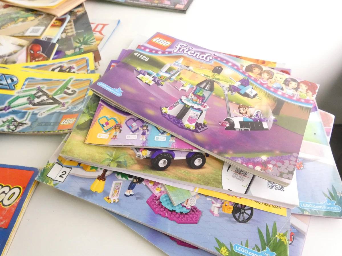 Diverse LEGO bouwinstructies en handleidingen(137 stuks) - foto 2