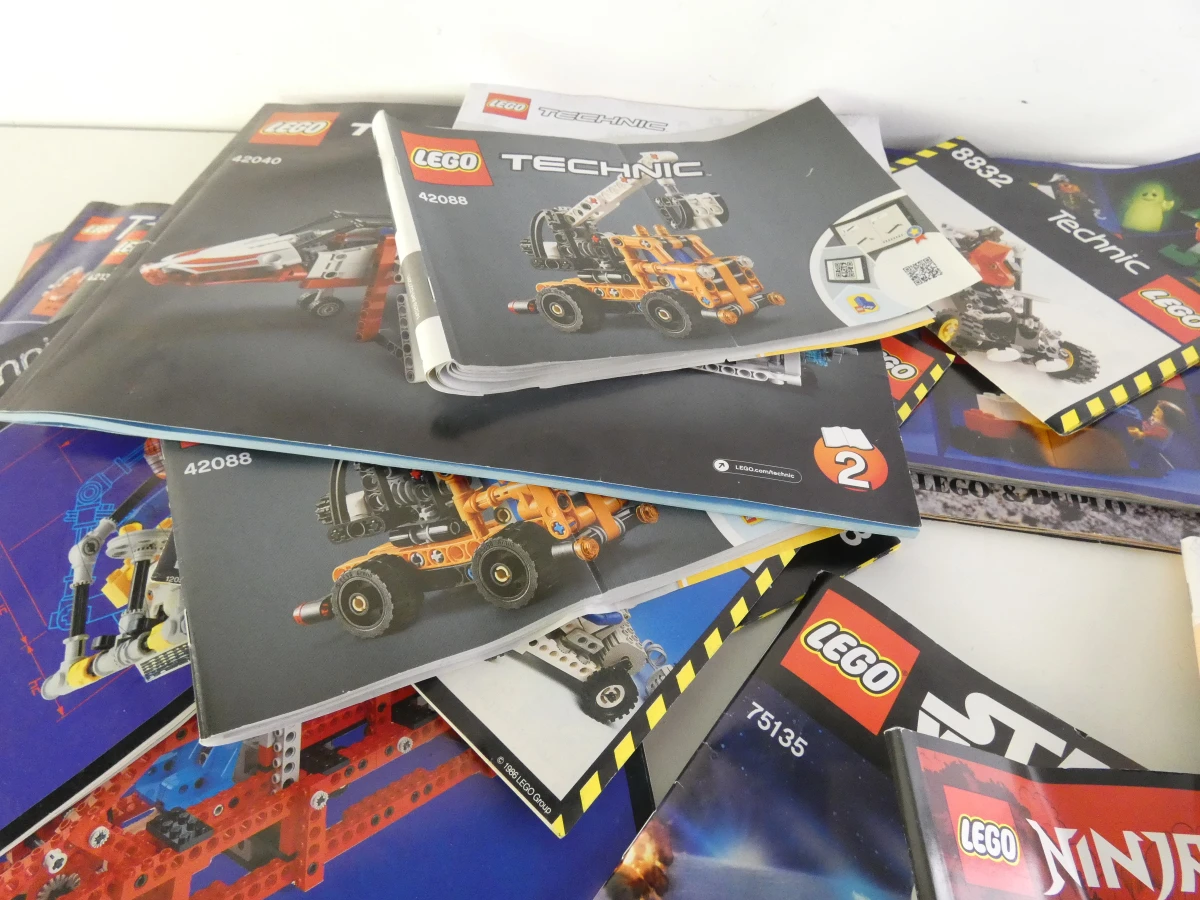 Diverse LEGO bouwinstructies en handleidingen(137 stuks) - foto 5